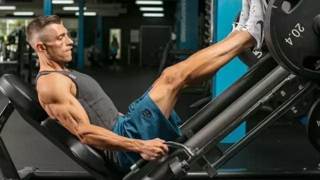 Quale attrezzatura può essere utilizzata per allenare i muscoli delle gambe? Quali sono i migliori esercizi di allenamento muscolare delle gambe?