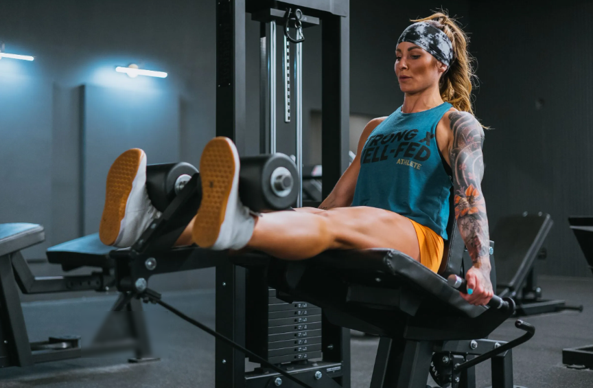 Come allenarsi con una macchina per leg curl ed extension?