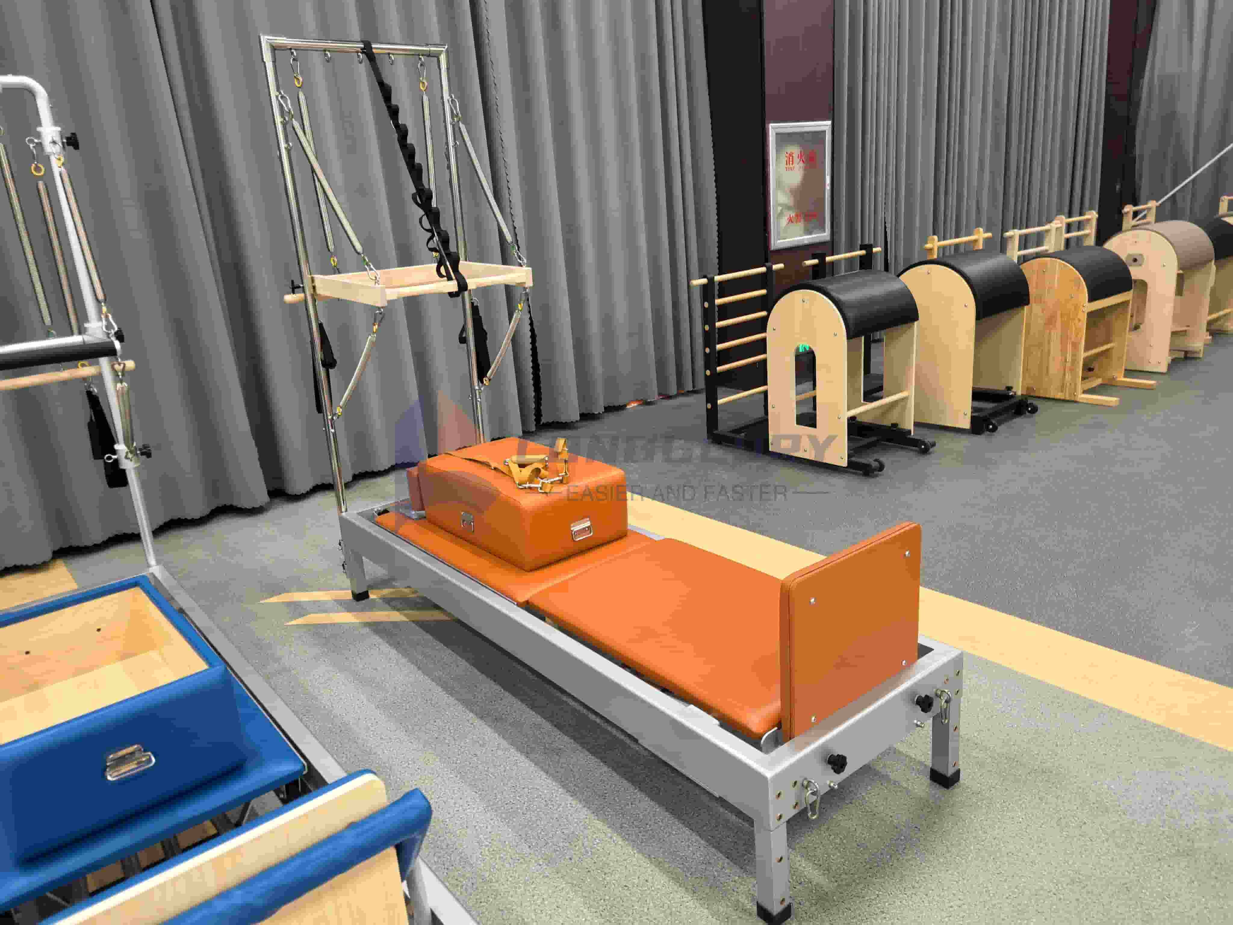 Pilates Reformer in alluminio con torre